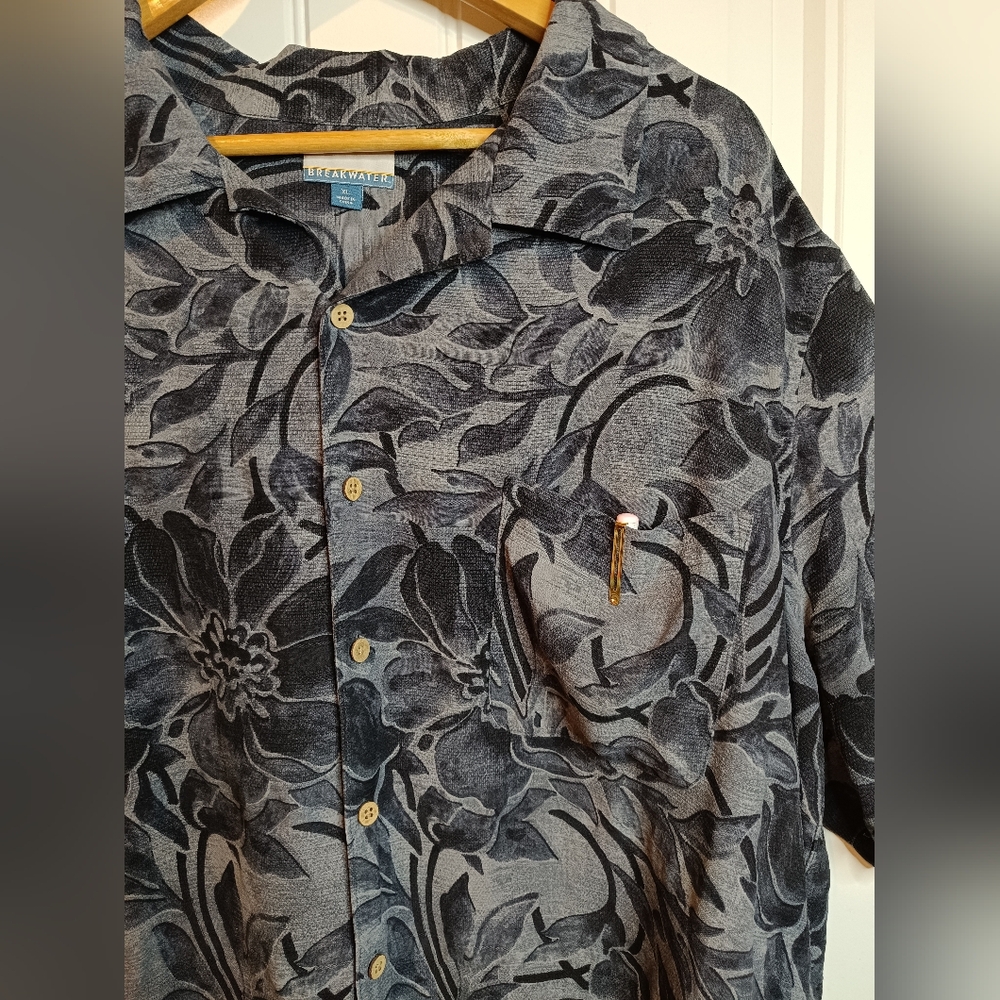 XL Breakwater Black+Gray Floral Hawaiian Button DownBeach Casual Travel Tropical